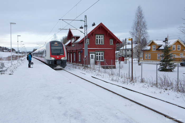 2017 11 29 8303 HMT 700 72